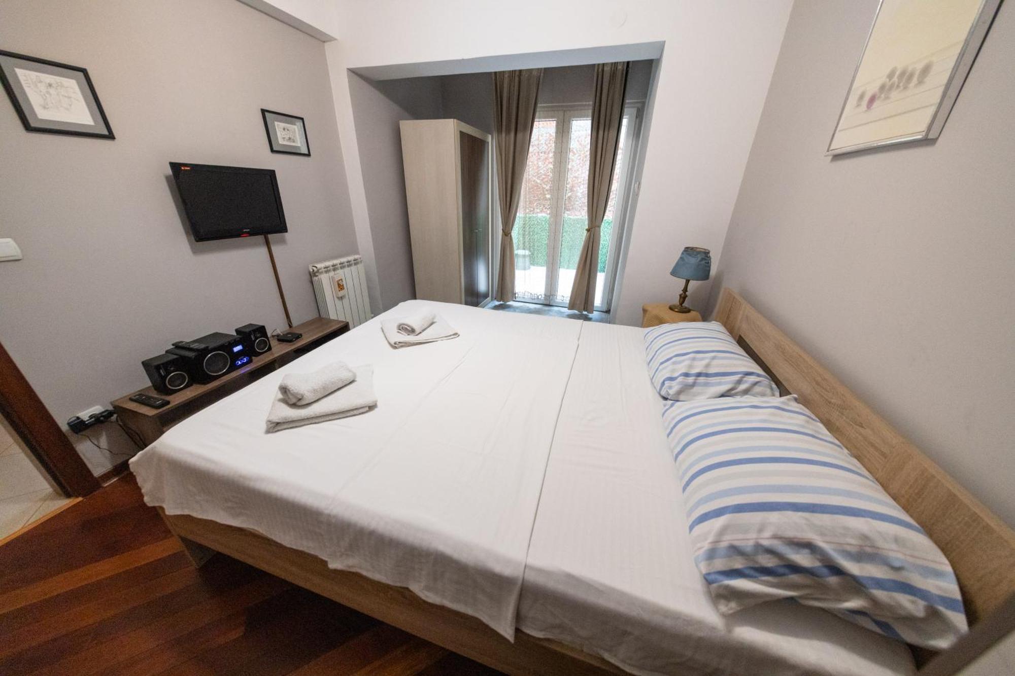 Lux Place Apartments Downtown Kragujevac Eksteriør bilde
